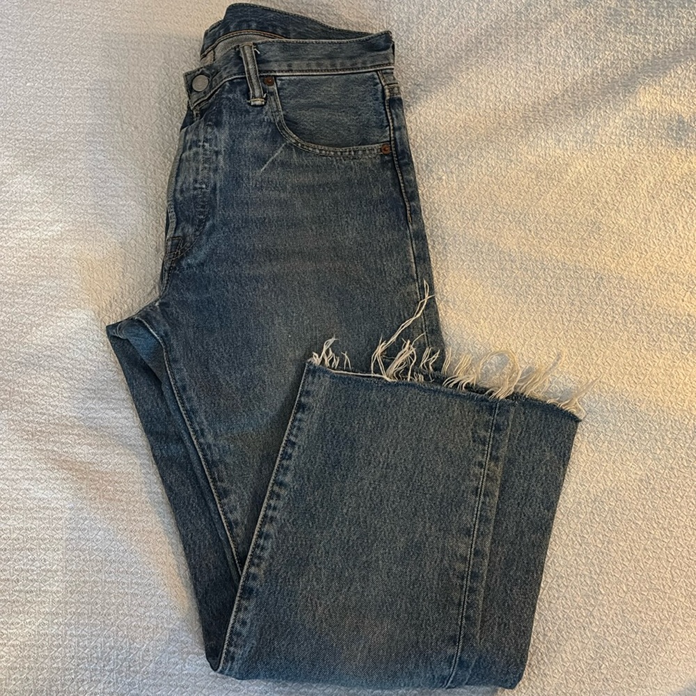 Vintage Levi 501s Straight Leg Light Wash Jeans 30” waist
